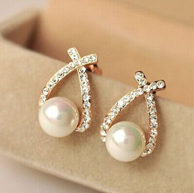 Nice shopping!! 2016 Fashion Gold Crystal Stud Earrings Brincos Perle Pendientes Bou Pearl Earrings For Woman E130